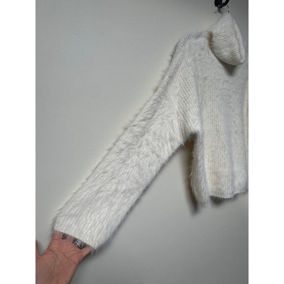 VERO MODA Ivory Eyelash Knit Turtleneck, Sz S - Picture 2 of 8